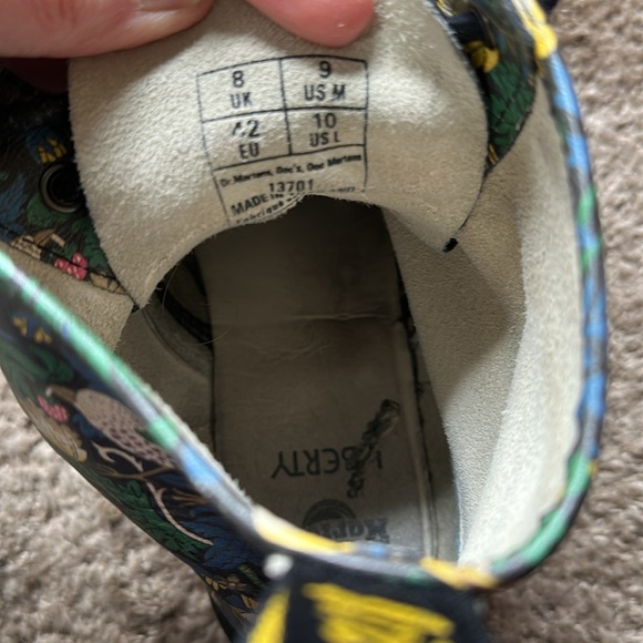 DR. MARTENS X LIBERTY LONDON STRAWBERRY THIEF BOOTS - Picture 3 of 12